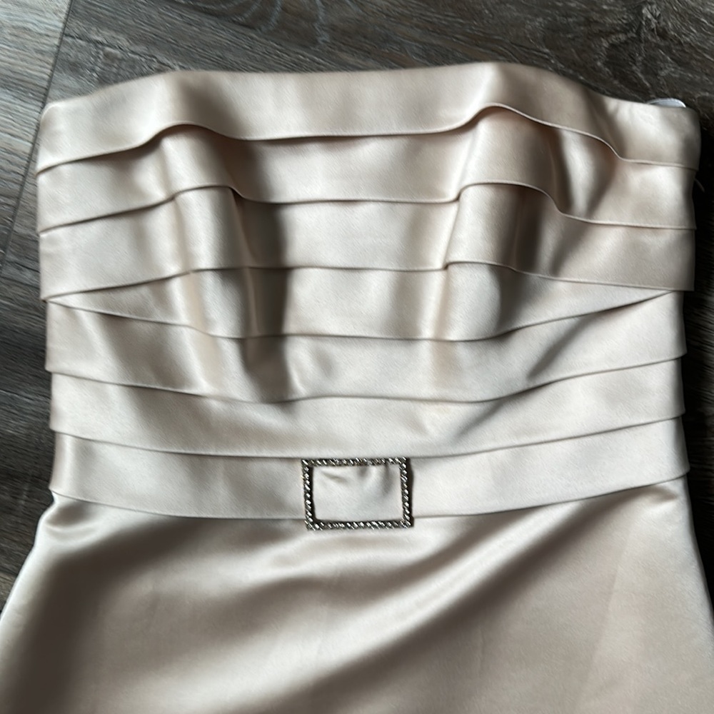 Bari Jay dress light golden ivory, pleated size 8 strapless - Picture 3 of 12